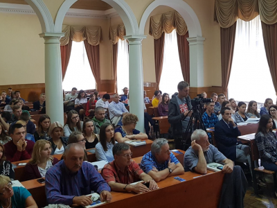 University students at the Yuriy Fedkovych Chernivtsi National University listen to the presentation of “Jews and Ukrainians: A Millennium of Co-Existence” that took place in Chernivtsi on September 7, 2017.