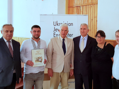 A group shot following the presentation of “Jews and Ukrainians: A Millennium of Co-Existence” that took place on September 6, 2017 at Kamyanets-Podilsky Ivan Ohienko National University.