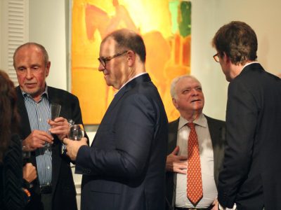 Член ради директорів «Українсько-єврейської зустрічі» Берел Родал (другий праворуч) на презентації книги в Нью-Йорку.