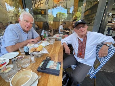 (Left to right): UJE Board Member Prof. Paul Robert Magocsi meets in Tel Aviv with long-time UJE friend Prof. Shimon Redlich.