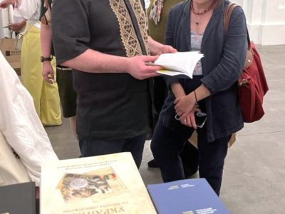 Vladyslav Hrynevych, UJE Regional Manager in Ukraine, presents the book "Ucraina Redux: Statehood and National Identity" to Iryna Slavinska, journalist, presenter, translator, curator of the main program of the 2025 Book Arsenal, 31 May 2025, Mystetskyi Arsenal National Art and Culture Museum Complex, Kyiv.