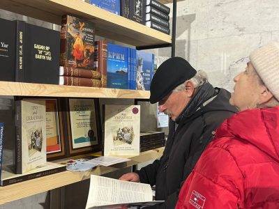 Багаточисельні відвідувачі фестивалю «ФУНДАМЕНТ. Історії про культуру». 23–26 жовтня 2025 року, Український Дім, Київ.