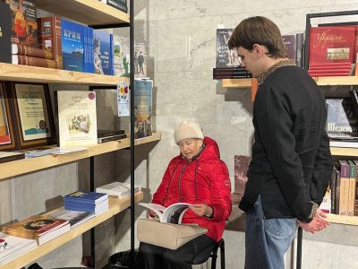 Багаточисельні відвідувачі фестивалю «ФУНДАМЕНТ. Історії про культуру». 23–26 жовтня 2025 року, Український Дім, Київ.