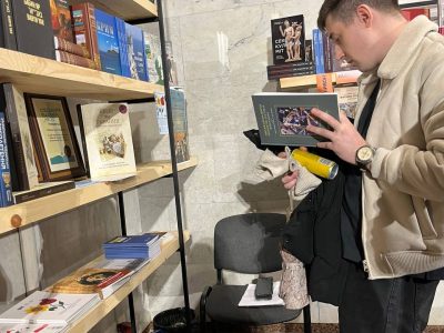 Багаточисельні відвідувачі фестивалю «ФУНДАМЕНТ. Історії про культуру». 23–26 жовтня 2025 року, Український Дім, Київ.