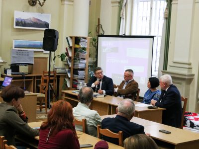 Left to right: Director of the "Tkuma" Ukrainian Institute for Holocaust Studies and UJE Board Member Dr. Igor Shchupak (Dnipro); Historian and documentary filmmaker Oleksandr Zinchenko (Kyiv); Professor of NaUKMA and the University of Warsaw, Ola Hnatiuk; Moderator Andriy Pavlyshyn. 