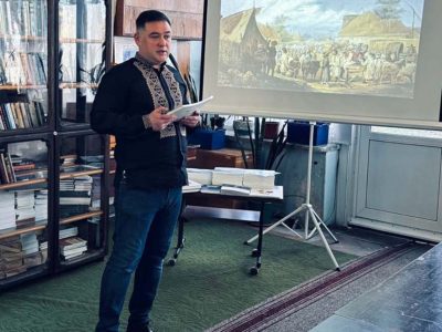 Vladyslav Hrynevych, Jr., UJE's regional manager in Ukraine, discusses the organization's activities. Kaniv, 31 October 2025.