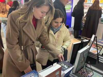 Робота книжкового стенду «Українсько-Єврейської Зустрічі» на 32-му Львівському міжнародному літературному фестивалі BookForum. 3–5 жовтня 2025 року, місто Львів.