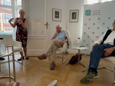 Left to right: At the event. Marieluise Beck, Co-founder of the Center for Liberal Modernity, historian and UJE Board Member, Prof. Paul Robert Magocsi, Prof. Stefan Troebst, former Director of the Leibniz Institute for the History and Culture of Eastern Europe.