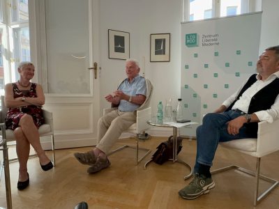 Left to right: The event took place on 1 July 2025, one of the hottest days in Germany this year, at the Center for Liberal Modernity. Marieluise Beck, Co-founder of the Center for Liberal Modernity, historian and UJE Board Member, Prof. Paul Robert Magocsi, Prof. Stefan Troebst, former Director of the Leibniz Institute for the History and Culture of Eastern Europe.