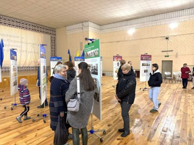 During and immediately after the exhibition's opening ceremony in the large hall of the Radomyshl Town Council's Department for Culture and Tourism. 27 April 2026.