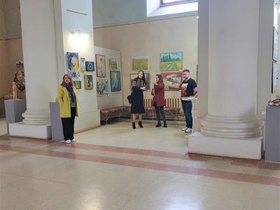 В Уманському художньому музеї-галереї під час планування виставки «Подорож із «Українсько-Єврейською Зустріччю»: від давнини до 1939 року». Місто Умань, 16 березня 2023 року.
