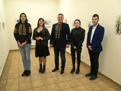 25 January 2022, Kyiv, Sholem Aleichem Museum. Ceremonial opening of the exhibition of drawings by participants of the All-Ukrainian youth drawing competition "Ukrainian-Jewish Encounter: Our stories are incomplete without each other — 2021". From left to right: Svitlana Hrynevych, administrator of UJE’s Ukrainian office; Solomiya-Angelina Manzyuk, competition winner; Vladyslav Hrynevych, regional manager of UJE’s Ukrainian office; Ilona Kotova, competition finalist, 3rd place; Maksym Shurubura, competition finalist, 2nd place.