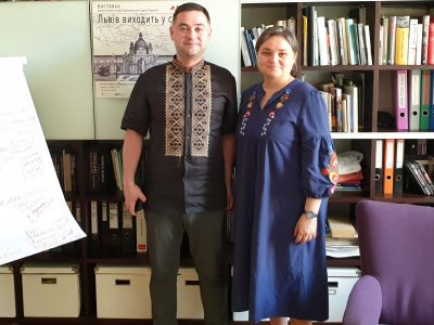 16 August 2022, Lviv. Meeting between regional manager of the UJE Ukrainian office, Vladyslav Hrynevych, and UJE board member Sofia Dyak. 
