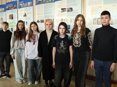 Під час та після урочистого відкриття виставки «Подорож з «Українсько-Єврейською Зустріччю»: Від давнини до 1939 року» у Васильківському Центральному будинку культури. 20 березня 2026 р.