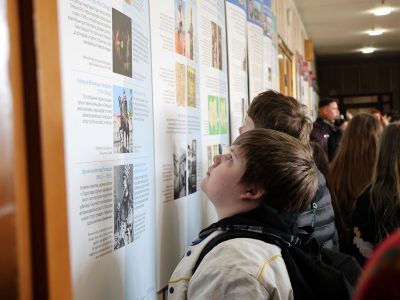 Під час та після урочистого відкриття виставки «Подорож з «Українсько-Єврейською Зустріччю»: Від давнини до 1939 року» у Васильківському Центральному будинку культури. 20 березня 2026 р.