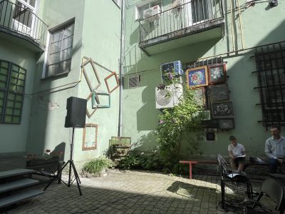 The Art-Dvir.