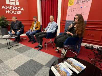 Left to right: Igor Shchupak, Director of the Tkuma Ukrainian Institute of Holocaust Studies and Board Member of the Ukrainian Jewish Encounter; Yehor Vradii, Deputy Director of the Tkuma Ukrainian Institute of Holocaust Studies; Vitaliy Portnikov, journalist and writer; moderator Olha Mukha, author, philosopher, cultural analyst, cultural manager.