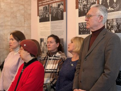 Під час відкриття виставки у Житомирському обласному літературному музеї. 28 січня 2026 року.